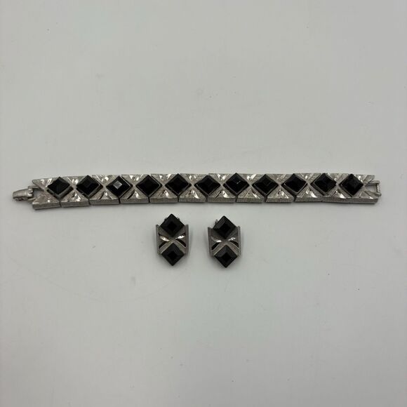 Womens Vintage Estate Chevron Silver Toned Onyx Bracelet With Clip On Earrings - Picture 1 of 6